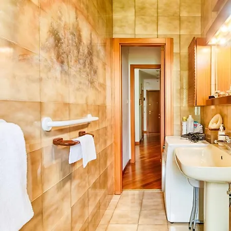 Apartman Guesthost - Note Su Puccini 66 *