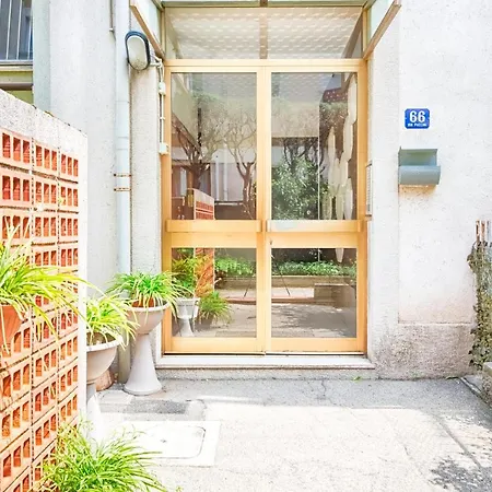 Guesthost - Note Su Puccini 66 * Trieszt