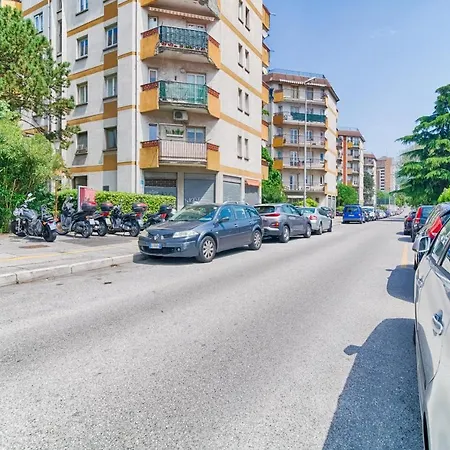 Apartman Guesthost - Note Su Puccini 66 *