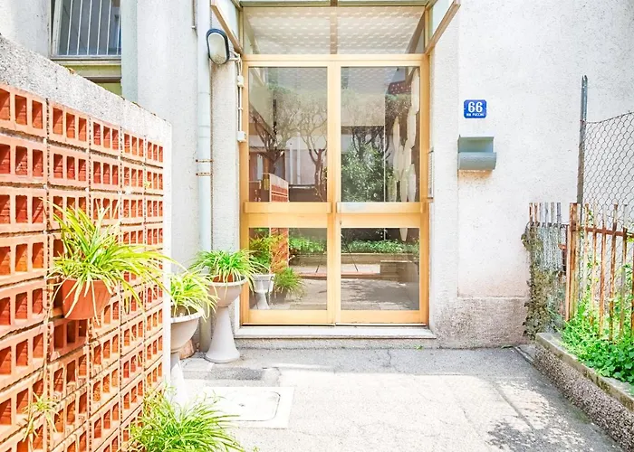 Guesthost - Note Su Puccini 66 * Τεργέστη