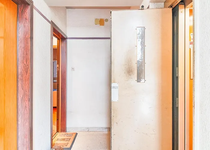 Guesthost - Note Su Puccini 66 * Τεργέστη