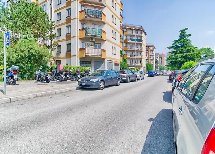 Διαμέρισμα Guesthost - Note Su Puccini 66 *